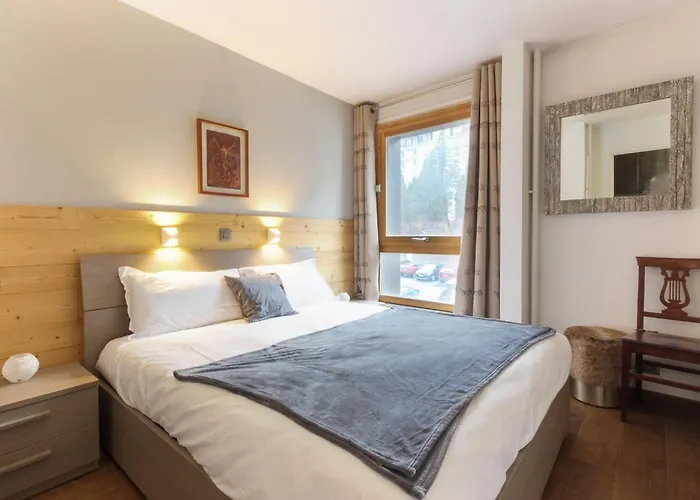 L'outa - Center Of - Mont-blanc View Chamonix Mont Blanc